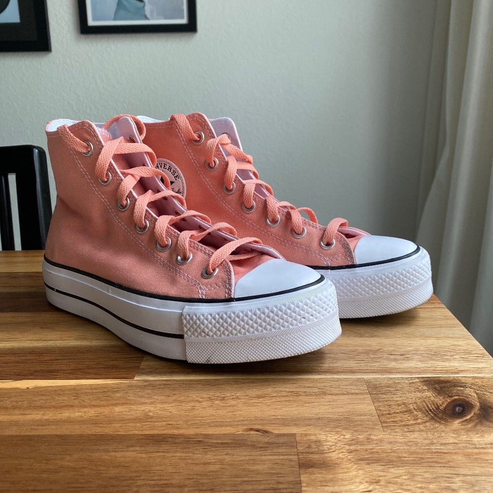 “Pink Quartz” High-Top platform Converse